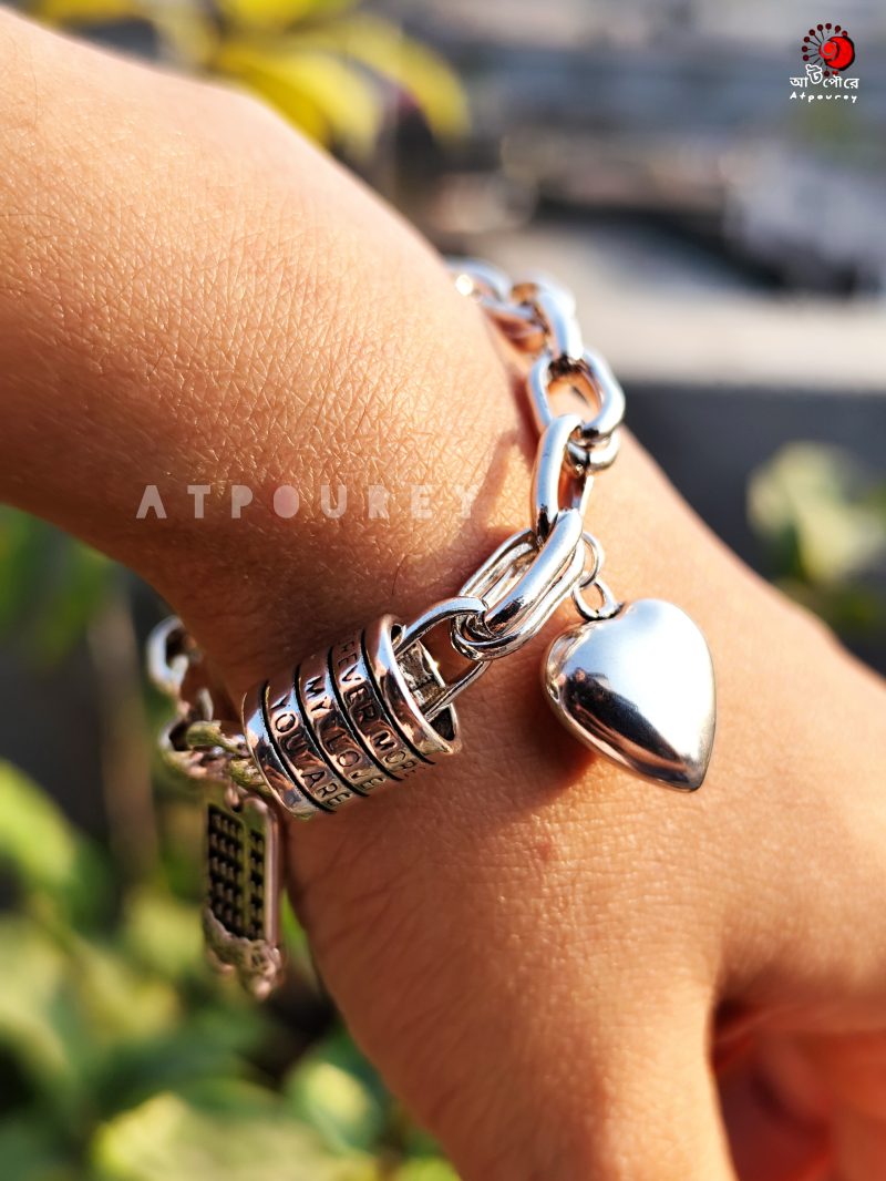 ADJUSTABLE SILVER BRACELET