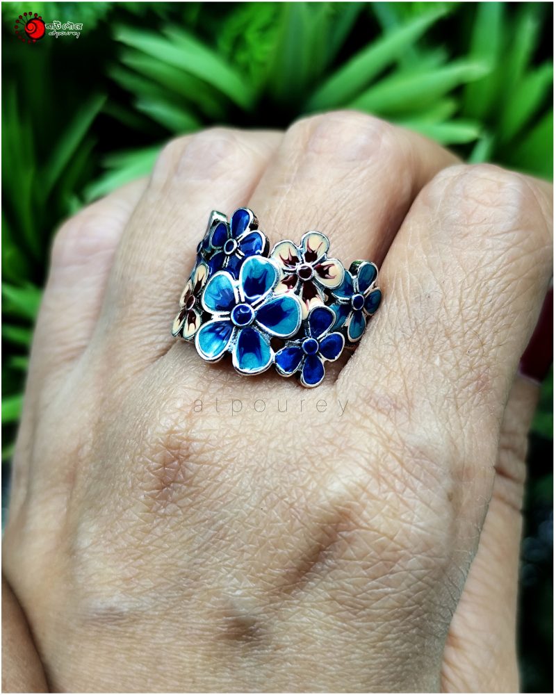 Style with Silver Rings Flower - Image 5