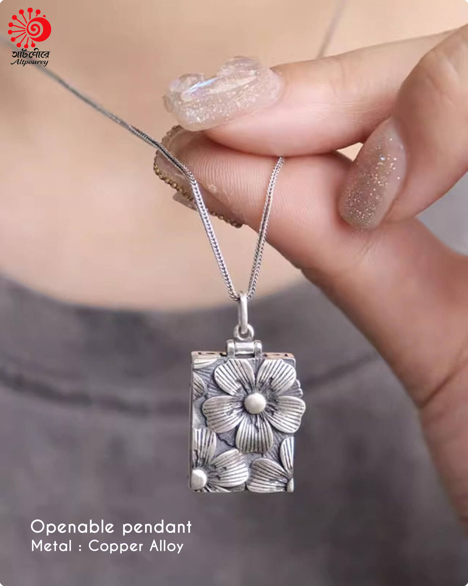 Openable Unique Neckpiece - Image 5