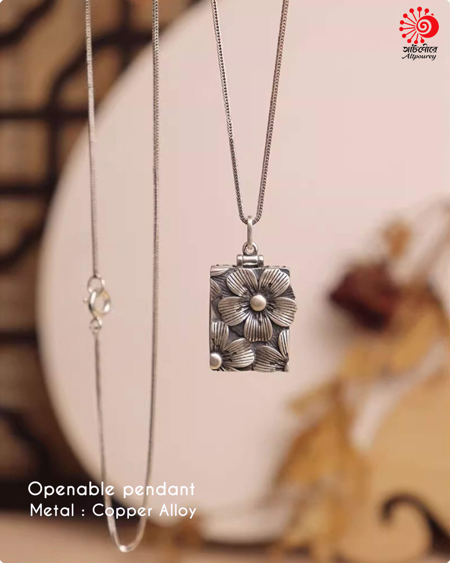 Openable Unique Neckpiece - Image 4